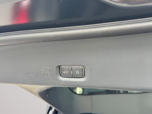 Used 2025 Ford Expedition Active AWD/4WD image 47