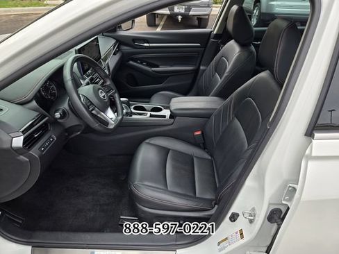 Used 2023 Nissan Altima 2.5 SR w/ SR Premium Package FWD image 10