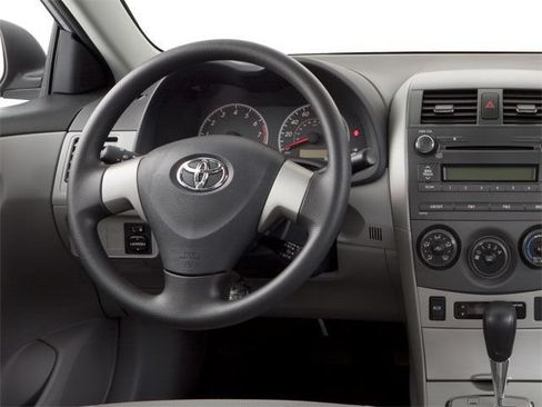 Used 2011 Toyota Corolla LE FWD image 6