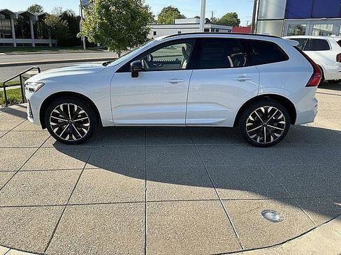New 2026 Volvo XC60 B5 Ultra w/ Climate Package AWD/4WD image 11