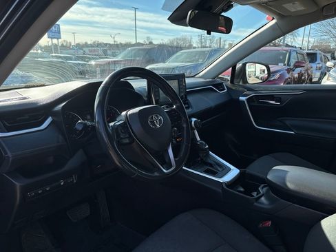 Used 2019 Toyota RAV4 XLE image 15