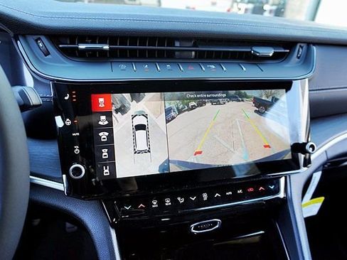 New 2026 Jeep Grand Cherokee Limited w/ Luxury Tech Group II image 33