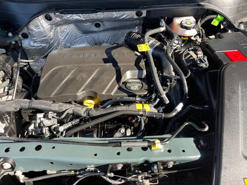 Used 2025 Chevrolet Trax LT image 33