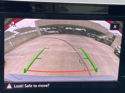 Certified 2025 Volkswagen Jetta SE image 14