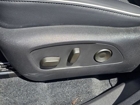 Used 2025 Buick Enclave Preferred w/ Power Package AWD/4WD image 26