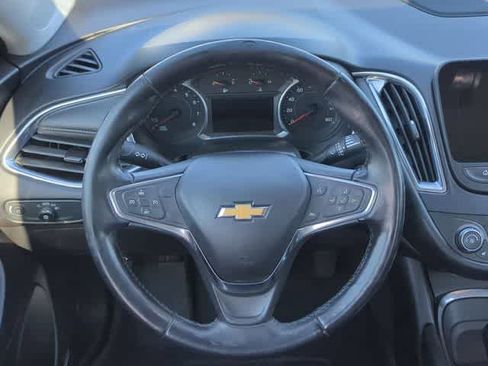 Used 2018 Chevrolet Malibu LT w/ Leather Package FWD image 21