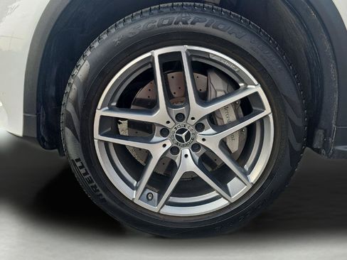 Used 2019 Mercedes-Benz GLC 300 4MATIC image 11