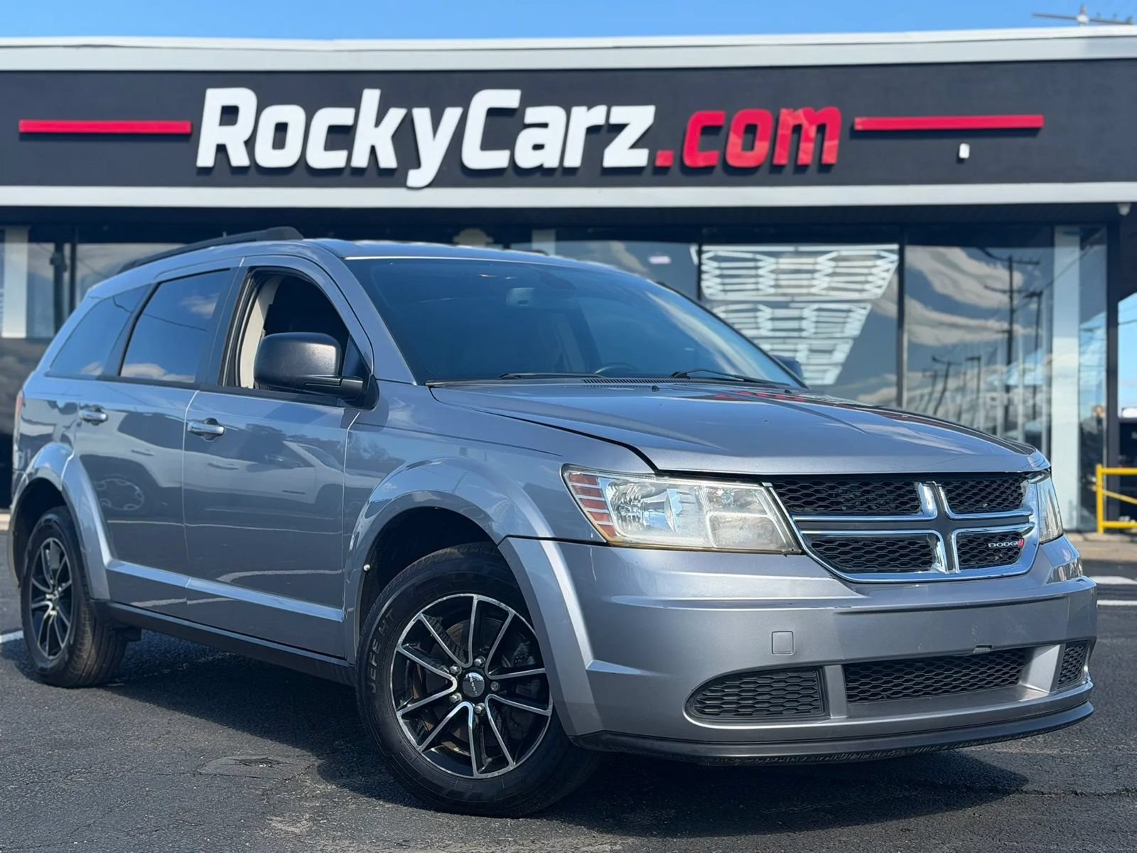 Used 2018 Dodge Journey SE w/ Connectivity Group FWD image 1