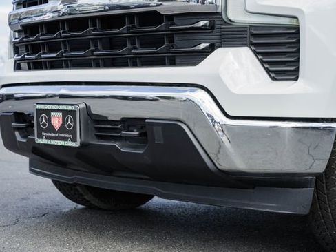 Used 2023 Chevrolet Silverado 1500 LT AWD/4WD image 13