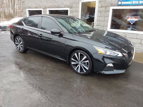 Used 2020 Nissan Altima 2.5 SR image 2