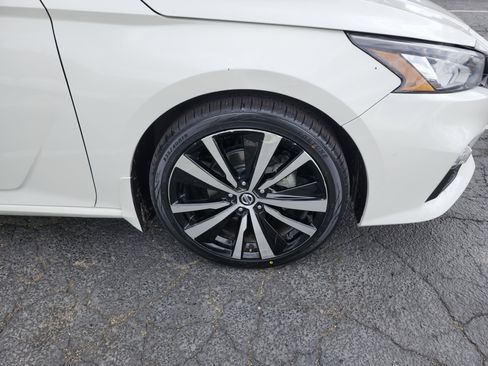 Used 2022 Nissan Altima 2.5 SR FWD image 3
