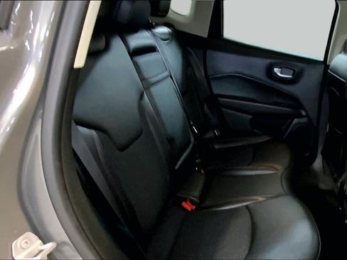 Used 2019 Jeep Compass Trailhawk AWD/4WD image 18