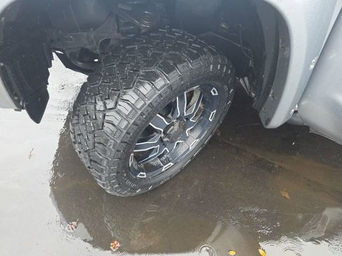 Used 2015 Toyota Tundra SR5 w/ SR5 Upgrade Package image 17