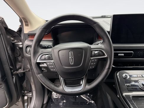 Used 2023 Lincoln Nautilus Reserve w/ Monochromatic Package AWD/4WD image 12