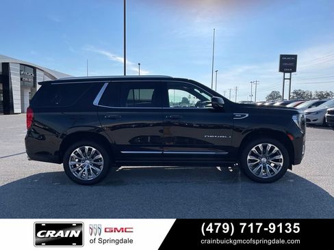 Used 2022 GMC Yukon Denali w/ Denali Premium Package AWD/4WD image 8