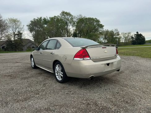 Used 2012 Chevrolet Impala LTZ FWD image 2