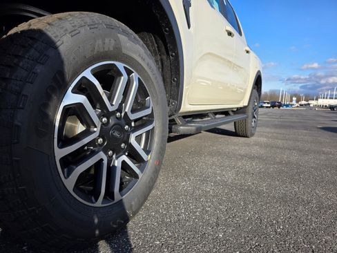 New 2025 Ford Ranger Lariat w/ FX4 Off-Road Package image 22