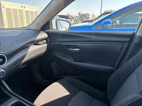 Used 2025 Nissan Sentra SV image 33