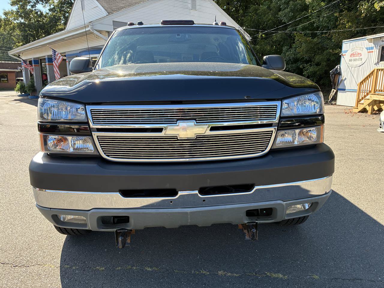 Used 2005 Chevrolet Silverado 2500 LT w/ Snow Plow Prep Package AWD/4WD image 8