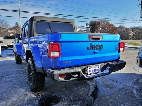 Used 2022 Jeep Gladiator Willys image 5