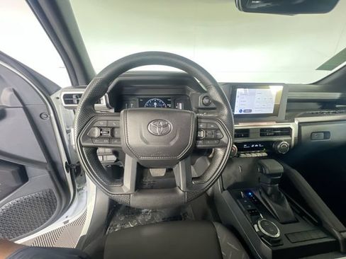 Used 2025 Toyota Tacoma SR5 AWD/4WD image 14