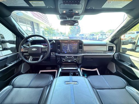 Used 2025 Ford F250 Platinum AWD/4WD image 36