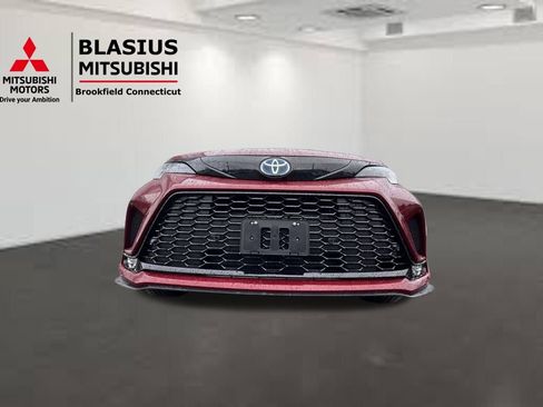 Used 2025 Toyota Sienna XSE w/ XSE Plus Package image 44