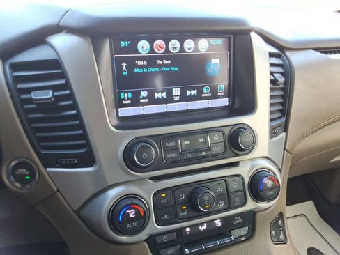 Used 2017 GMC Yukon SLT image 15