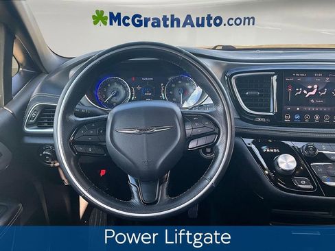 Used 2020 Chrysler Pacifica Limited w/ S Appearance Package image 10