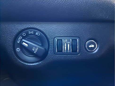 Used 2020 Dodge Challenger SXT w/ Driver Convenience Group AWD/4WD image 42