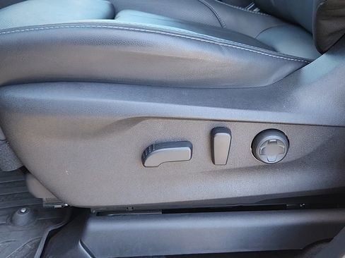 Used 2024 Subaru Ascent Limited w/ Technology Package AWD/4WD image 9
