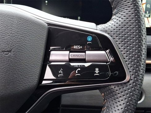 Used 2024 Nissan Ariya AWD image 23