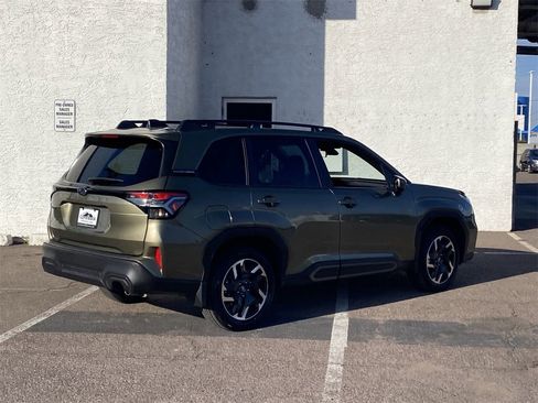 Used 2025 Subaru Forester Limited image 5