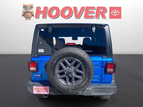 Used 2024 Jeep Wrangler Sport S image 3