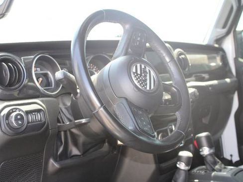 Used 2022 Jeep Gladiator Sport AWD/4WD image 8