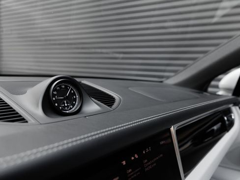 Certified 2022 Porsche Macan S AWD/4WD image 20