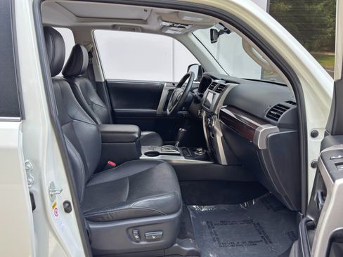 Used 2018 Toyota 4Runner Limited AWD/4WD image 15