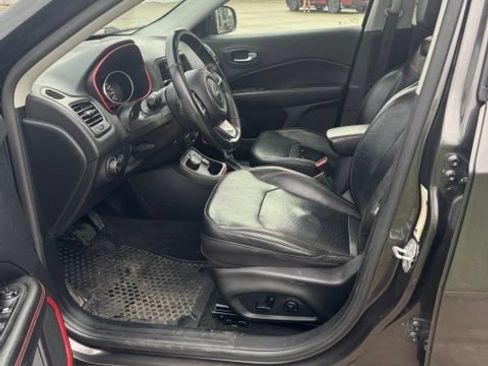 Used 2018 Jeep Compass Trailhawk w/ Leather Interior Group AWD/4WD image 11