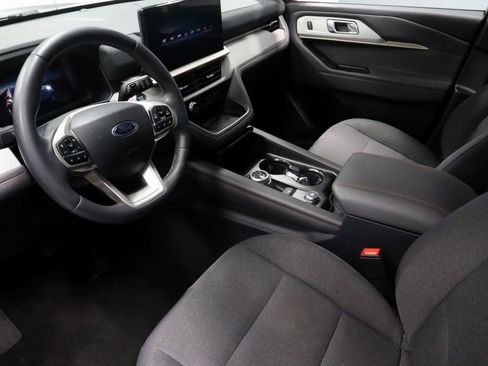 Certified 2025 Ford Explorer Active AWD/4WD image 23