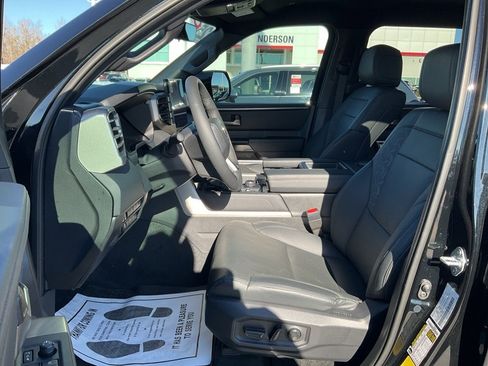 Used 2025 Toyota Tundra Limited image 2