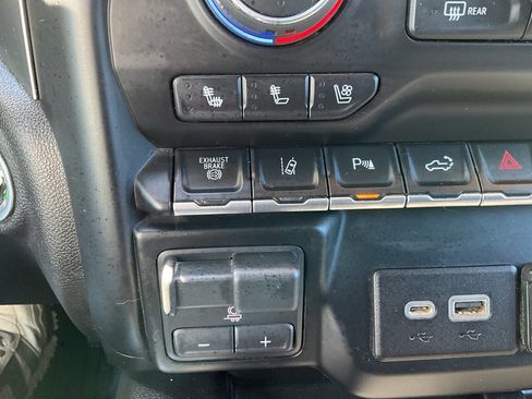 Used 2020 Chevrolet Silverado 2500 LTZ w/ LTZ Premium Package image 37