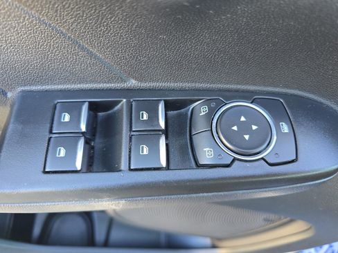 Used 2022 Ford Escape SE image 16