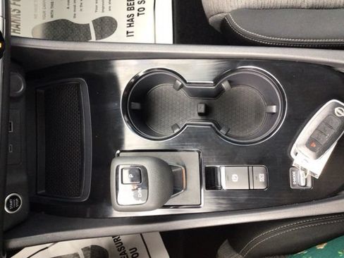 Used 2023 Nissan Rogue SV FWD image 15