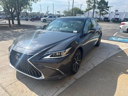 Used 2025 Lexus ES 350 w/ Premium Package