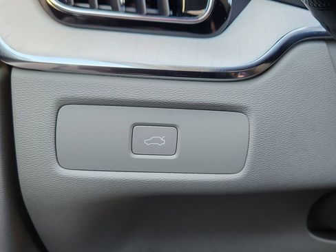 New 2026 Volvo XC60 B5 Ultra w/ Climate Package image 11