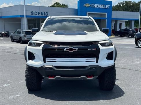 Used 2023 Chevrolet Colorado ZR2 w/ ZR2 Convenience Package III AWD/4WD image 8