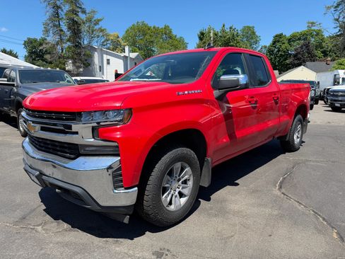 Used 2019 Chevrolet Silverado 1500 LT w/ All-Star Edition AWD/4WD image 2