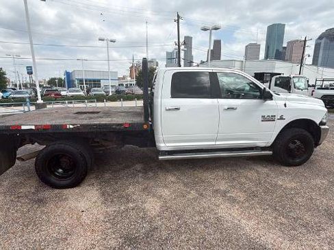 Used 2018 RAM 3500 SLT AWD/4WD image 15