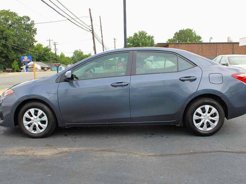 Used 2019 Toyota Corolla L FWD image 2