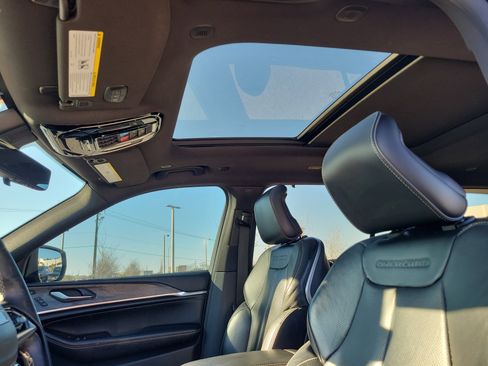 Used 2021 Jeep Grand Cherokee L Overland w/ Advanced Protech Group III image 23